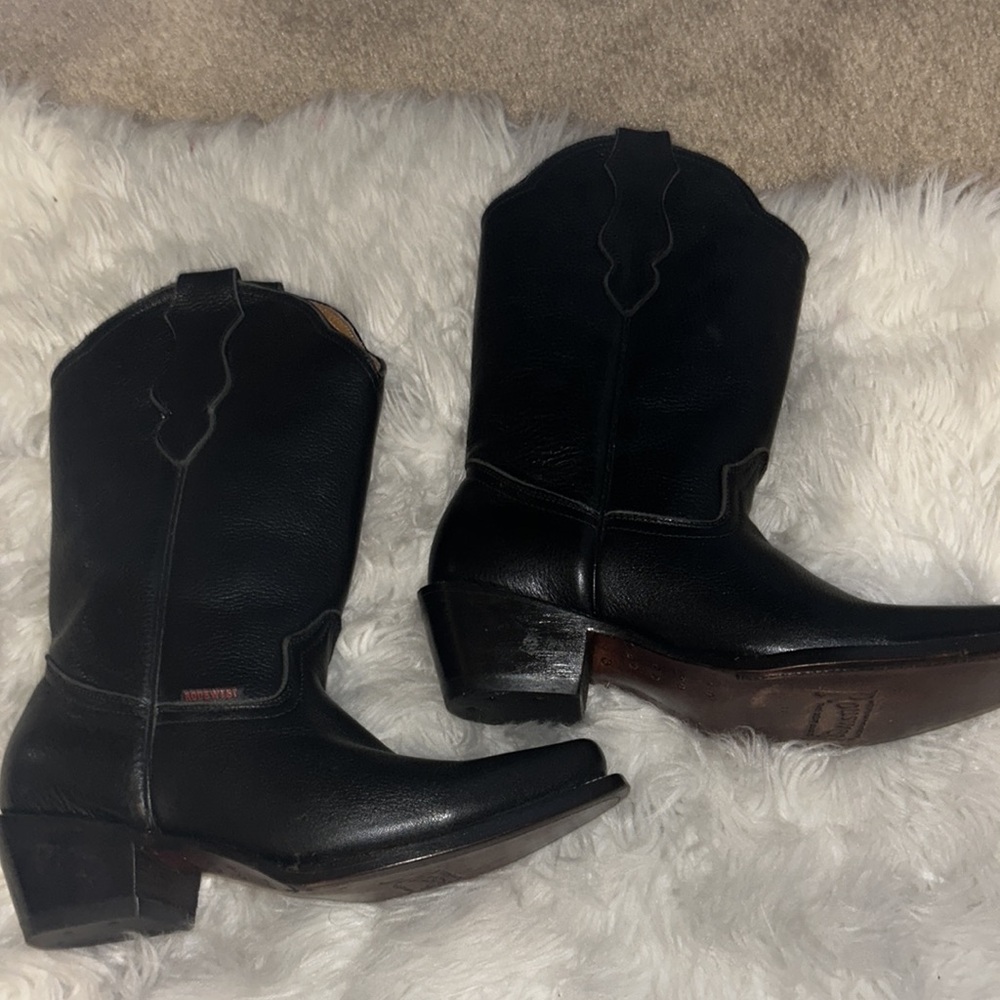 Western boots for women